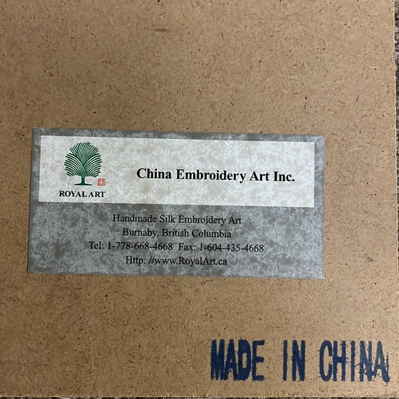 Deer in the forest - Handmade Silk Embroidery Art - Picture 2 of 2